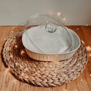1.5 quart white Corning ware casserole dish with glass lid